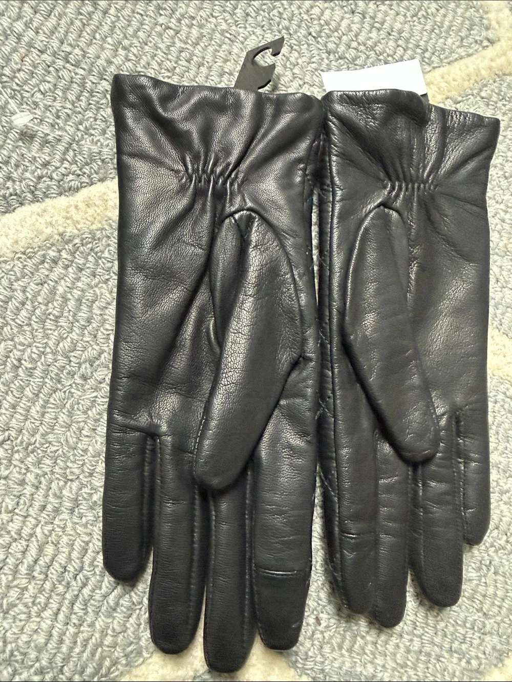 Kate Spade Black Quilted Leather Spade Logo Gloves Size M NWT